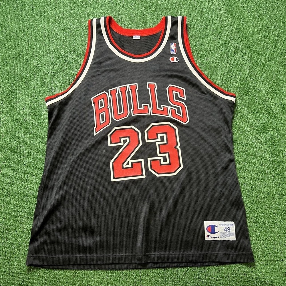 VTG NBA Michael Jordan #23 Chicago Bulls jersey Men's XL 48 Black Champion Tank